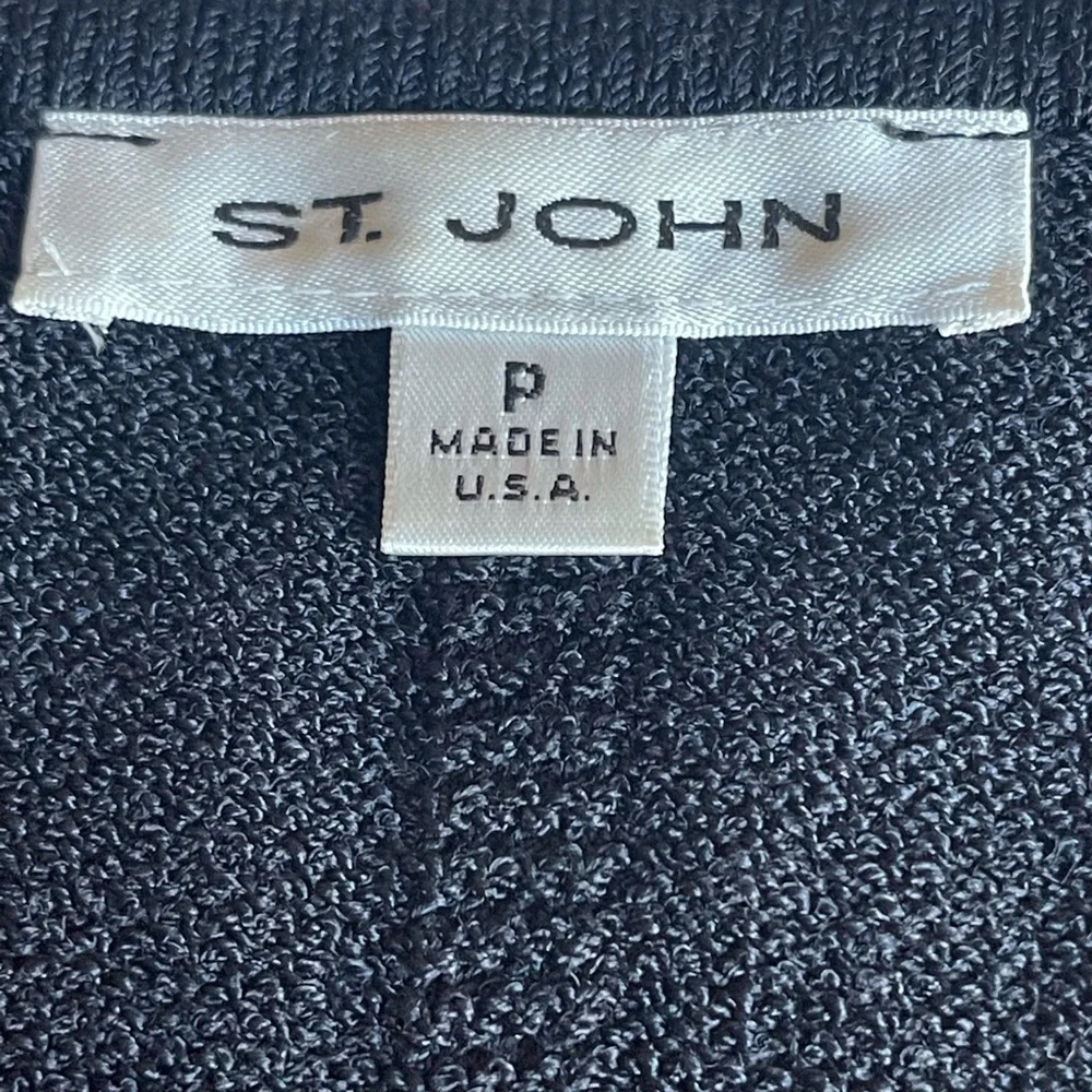 St. John evening embellished skirt and sleeveless top size 4/P‎